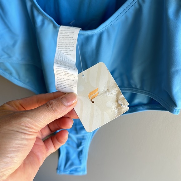 Fabletics Blue Low Back One Piece
Swimsuit Size L Island Escape. - Picture 7 of 8